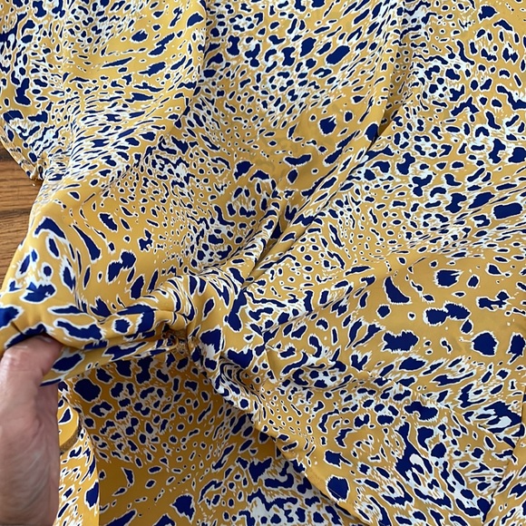 Cute blue and yellow/gold leopard top - Picture 2 of 3